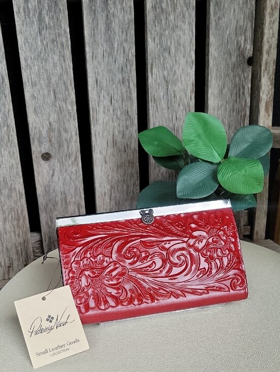 Patricia Nash Handbags - Patricia Nash Red Floral Cauchy Tool Embossed Leather Clutch
